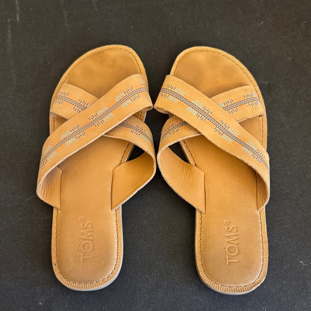 TOMS Women’s Tan Crisscross Slide Sandals with Stitch Detail